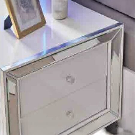Stylish bedroom sets in London, Hollywood bedroom set adds glamour to your space.